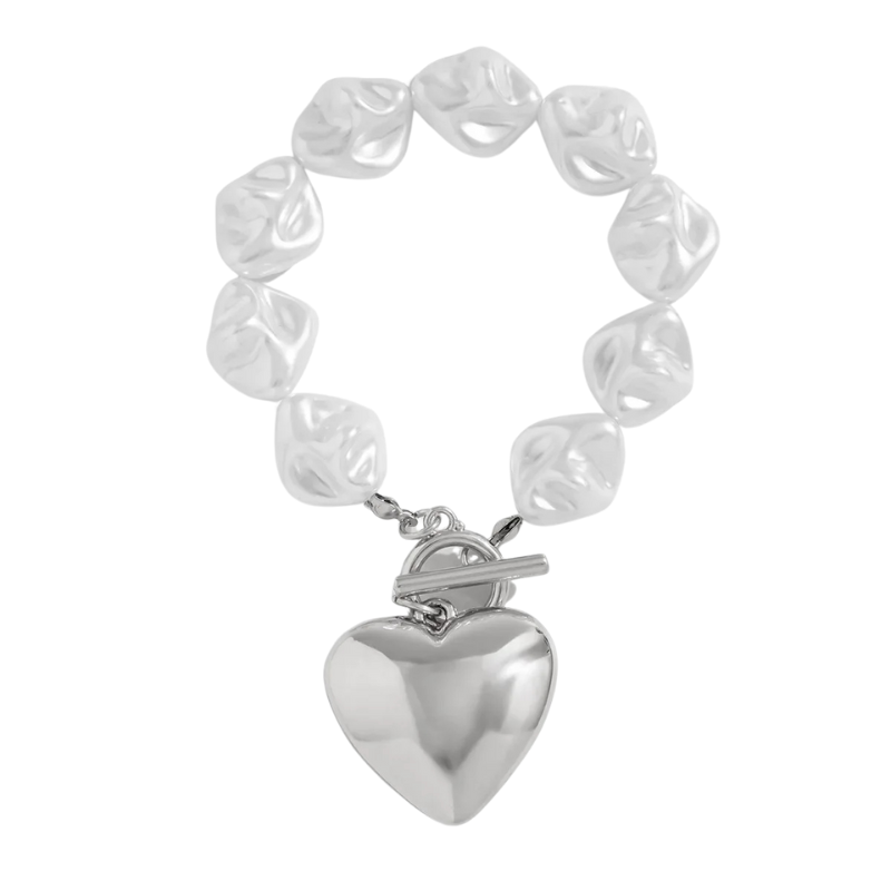 Armband met hartvormige hanger en schakelontwerp