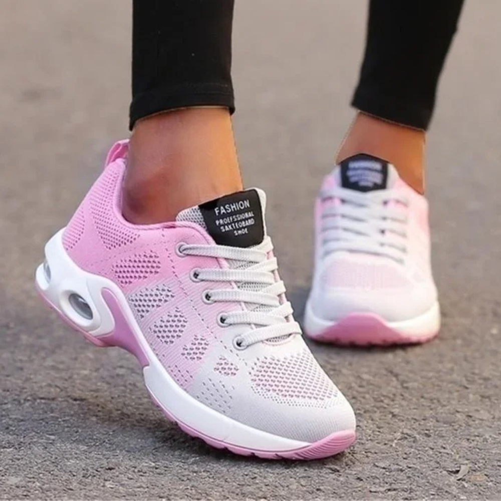 Dames sneakers met ademende afwerking en sportieve zool