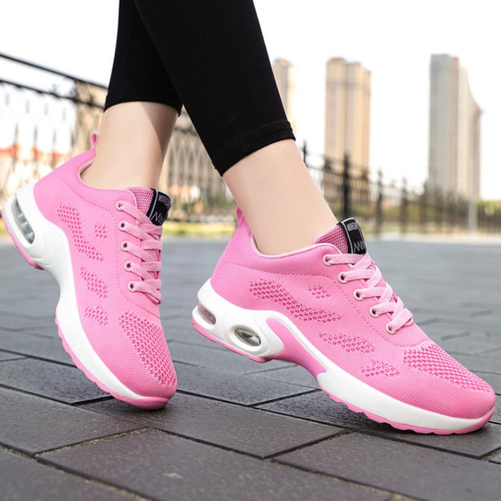 Dames sneakers met ademende afwerking en sportieve zool