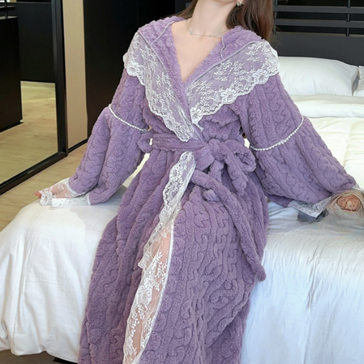 Cosmina - Elegante damesloungewear met capuchon