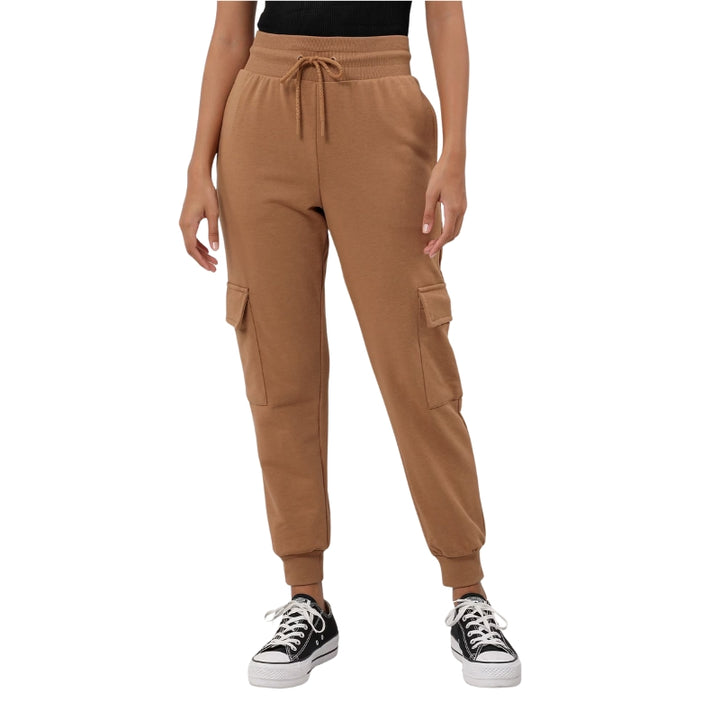 Dames broek met opbergzakken en boordjes