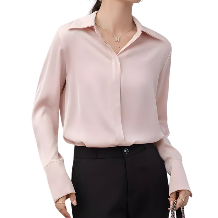 Dames blouse met kraag en verborgen knoopsluiting