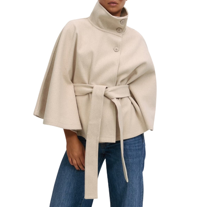 Damesjas met hoge kraag en knoopsluiting