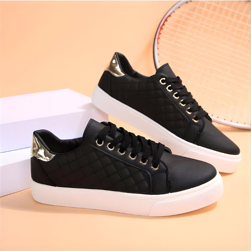 Damesschoenen met plateauzool en stikpatroon