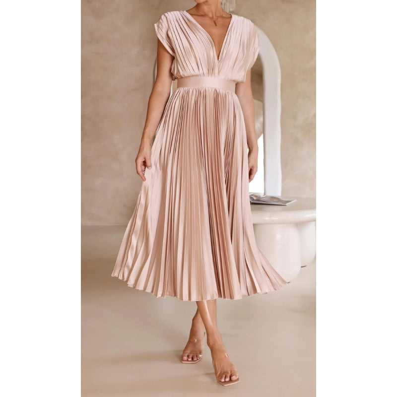 Geplooide jurk met diepe v-hals en korte mouwen