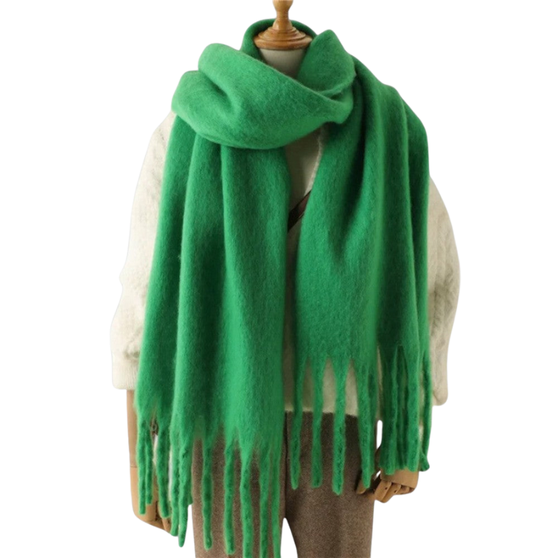 Grote sjaal geschikt voor laagjeskleding in koud weer