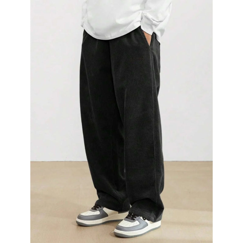 Herenbroek met wijde pijpen en plooien