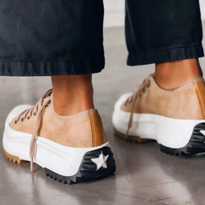 Hoge dames­sneakers met dikke plateauzool