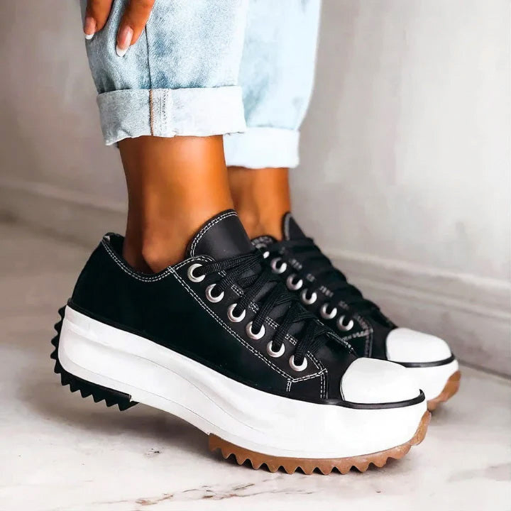 Hoge dames­sneakers met dikke plateauzool