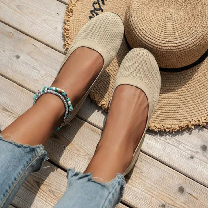 Instapschoenen met ronde neus en vlakke zool